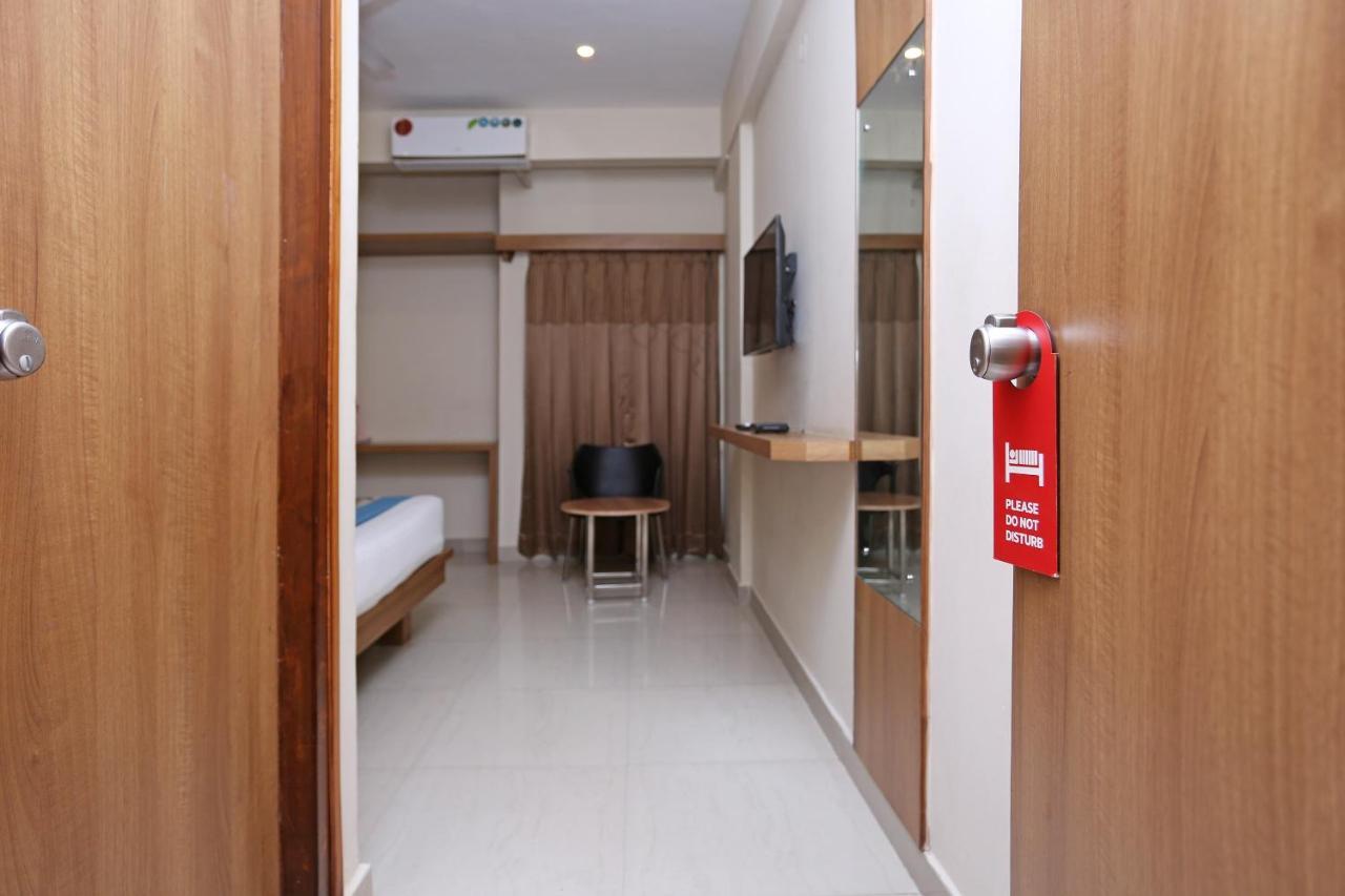 Oyo 6447 Samasth Rooms And Suites Mysore Eksteriør billede